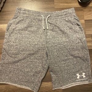 UNDERARMOUR Grey shorts